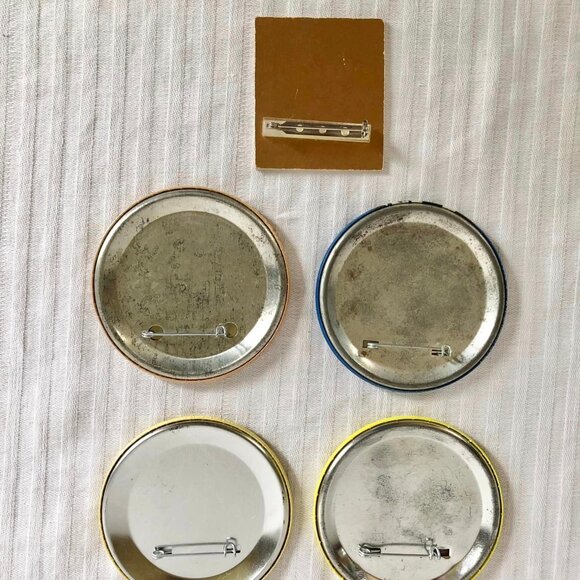 Lot of 5 Pin Back  Buttons - Picture 2 of 8